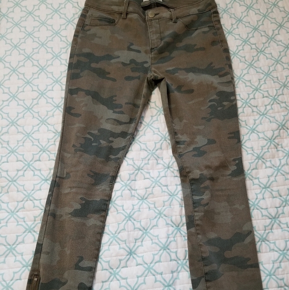 Camo Jeggings - Picture 6 of 7